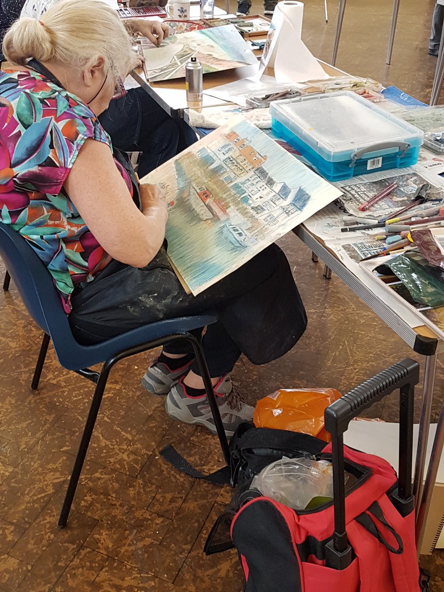 nickyartworks's tweet photo. Pastel workshop last Saturday with Max Hale #pastelworkshop #artworkshops https://t.co/Tj3RQlfEea