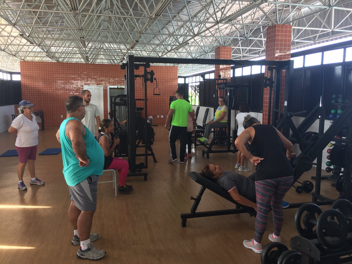 pablojmarcos's tweet photo. Las personas Mayores deben entrenar la Fuerza muscular un mínimo de dos días a la semana con cargas moderadas y altas. Dichos programas deben ser dirigidos por Graduados en Ciencias de la Actividad Física y el Deporte #MasterFitts Project #Posdoc #Gisaffcom #ucam #Labimh #unit https://t.co/QRNa4hGKqb