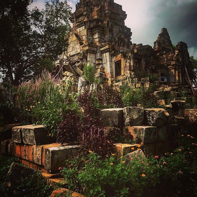 teamnatives's tweet photo. #Namaste Reposting @adventuretravelco.rep: - via @Crowdfire
Beautiful flowers around Ek Phnom temple, planted by the villagers 😍 #naturalbeauty #1902 #ancienttemple #battambang #ekphnom #temple #daytrip #battambangtour #history #heritage #culture #cambodia #adventuretravelco https://t.co/I0x7vTHiIO