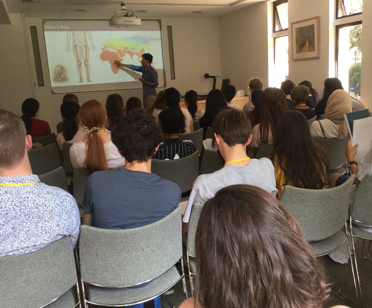 An afternoon of biological anthropology for <a href="/Trinity1546/">Trinity College Alumni</a> #archaeology &amp; #biology summer school. Diet, death, disease and evolution! 💀🔬🌾🦍