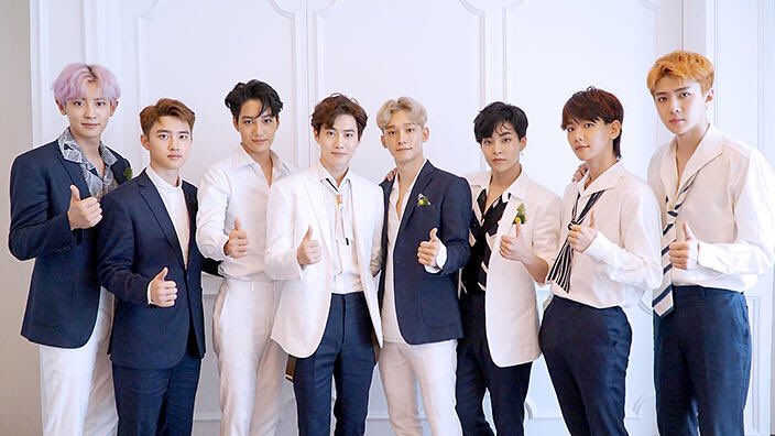 Celebs__Arabic's tweet photo. فرقة EXO تتخطى حاجز الـ3 مليار مشاهدة على جميع قنواتهم الرسمية في YouTube. https://t.co/P9HeSuVh6K