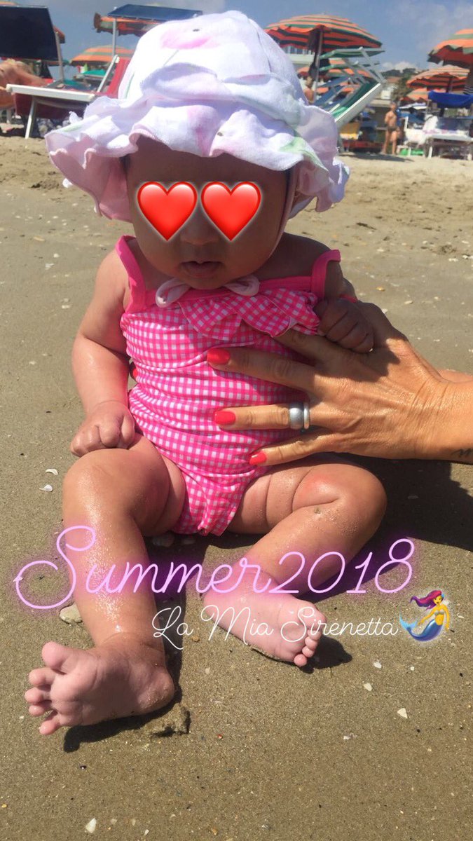 terrychanel10's tweet photo. La Mia Perla Nel Mare💎 
#Summer2018 #LaMiaBimba👶🏻 #SirenettaDellaMamma🧜‍♀️ #PerlaDiNomeEDiFatto❤️ #SeiLaPerfezionePerMe❤️ https://t.co/46bLUWcoIQ