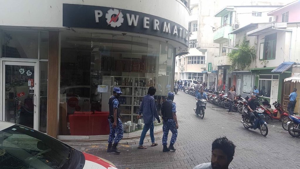 moosaanvar's tweet photo. #FreeMaimoon @Mrsays_
#FreeThooba @ThoobaR
#FreeNihad @nihad_m
@PoliceMv 🤦♂️ Hajam koh bala muzaaharaa ves kuraane https://t.co/SoEP6Sbj8y