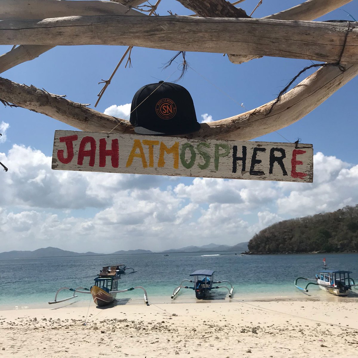 Lancement du concours #CSNoisySummerTour 🏝
☀
 Envoyez nous en message privé votre plus belle photo de vacances avec vous et un maillot du <a href="/CsNoisy/">CS Noisy-le-Grand - Rink Hockey</a> ☀

N'hésitez pas à être créatif &amp; imaginatif pour nous envoyer votre plus belle photo !

 #CSNoisySummerTour