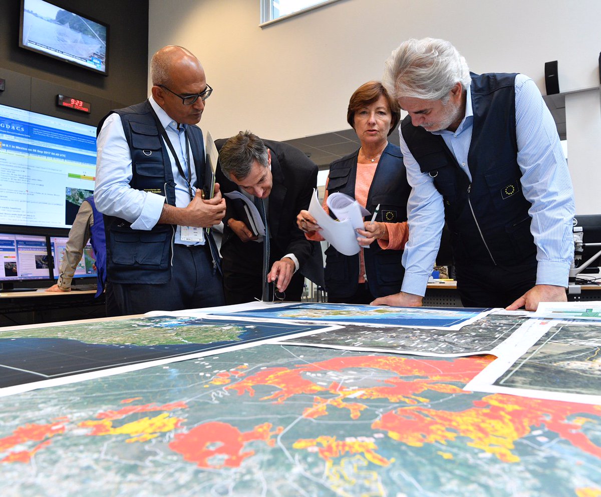 EU_Commission's tweet photo. We have now helped channel a record level of support to help Sweden battle unprecedented forest fires.
So far, 7 firefighting planes, 7 helicopters, 60 vehicles and over 340 personnel have been offered through #EUCivPro thanks to 🇮🇹🇫🇷🇩🇪🇱🇹🇩🇰🇵🇹🇵🇱🇦🇹!
#EUProtects https://t.co/9RQTC85jhv