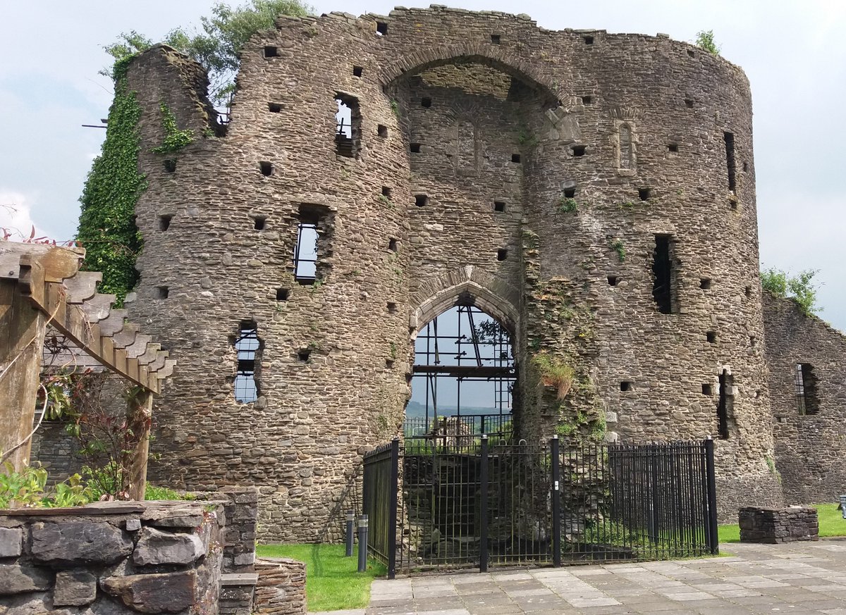 NeathTCouncil's tweet photo. ‘Meet The Stonemason’ 🏰
There will be an open day on 6th August between 11am – 2pm for you to see the fantastic work the Stonemason has been doing on the Castle #NeathCastle #NeathTownCouncil #Community https://t.co/q7jycty8UW