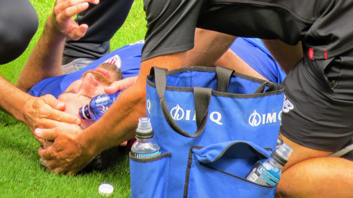 PlanetaDunia's tweet photo. Los médicos ya recomendaban Alzola en el siglo XIX para curar ciertas dolencias, doscientos años después sigue curando a quien más lo necesita. @BasqueWater con el #deporte
Imagen de @leparyssien #BasqueWater #BasqueCountry #BasquePeople https://t.co/DksoSvmv2l