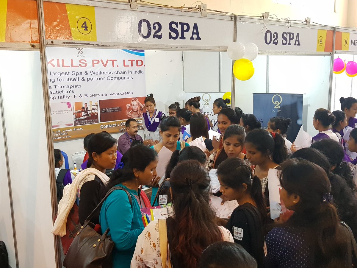Akshay_M_Duggal's tweet photo. #skillconclaveguwahati some more images of youth interacting with employers @narendramodi @PMOIndia @dpradhanbjp @sarbanandsonwal @CMOfficeAssam @cmpatowary @NSDCINDIA @MSDESkillIndia @RajeshAgrawal94 @asdm_social https://t.co/VIslQzu3nO