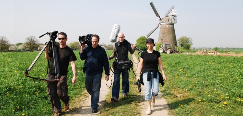 CamCrewGermany's tweet photo. Time to kick off the week with a bunch of new shoots - our crews are ready! 💪💪💪 https://t.co/ydtlJvhxHc