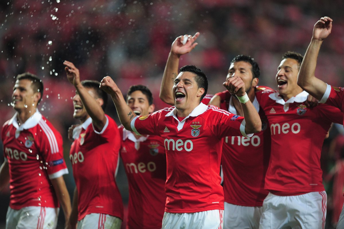 ChampionsLeague's tweet photo. ⏲️ 2012/13 @EuropaLeague semis ◀️

Benfica 3-1 Fenerbahçe
Fenerbahçe 1-0 Benfica 

Who wins this time? 🤔

#UCL https://t.co/750kby9g6K