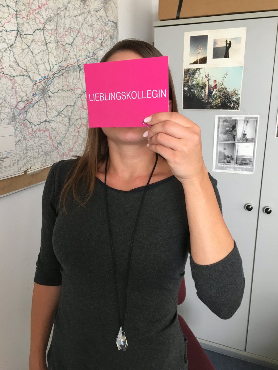 DirkMagenta's tweet photo. Mit einer Karte – schon alles gesagt ☺️
#TelekomWall #TelekomBotschafter #werkstolz #MagentaLove #LoveMagenta #MAGENTA #JetztMagenta #Telekom #rettetMAGENTA #Lieblingskollegin https://t.co/jynp624lFV