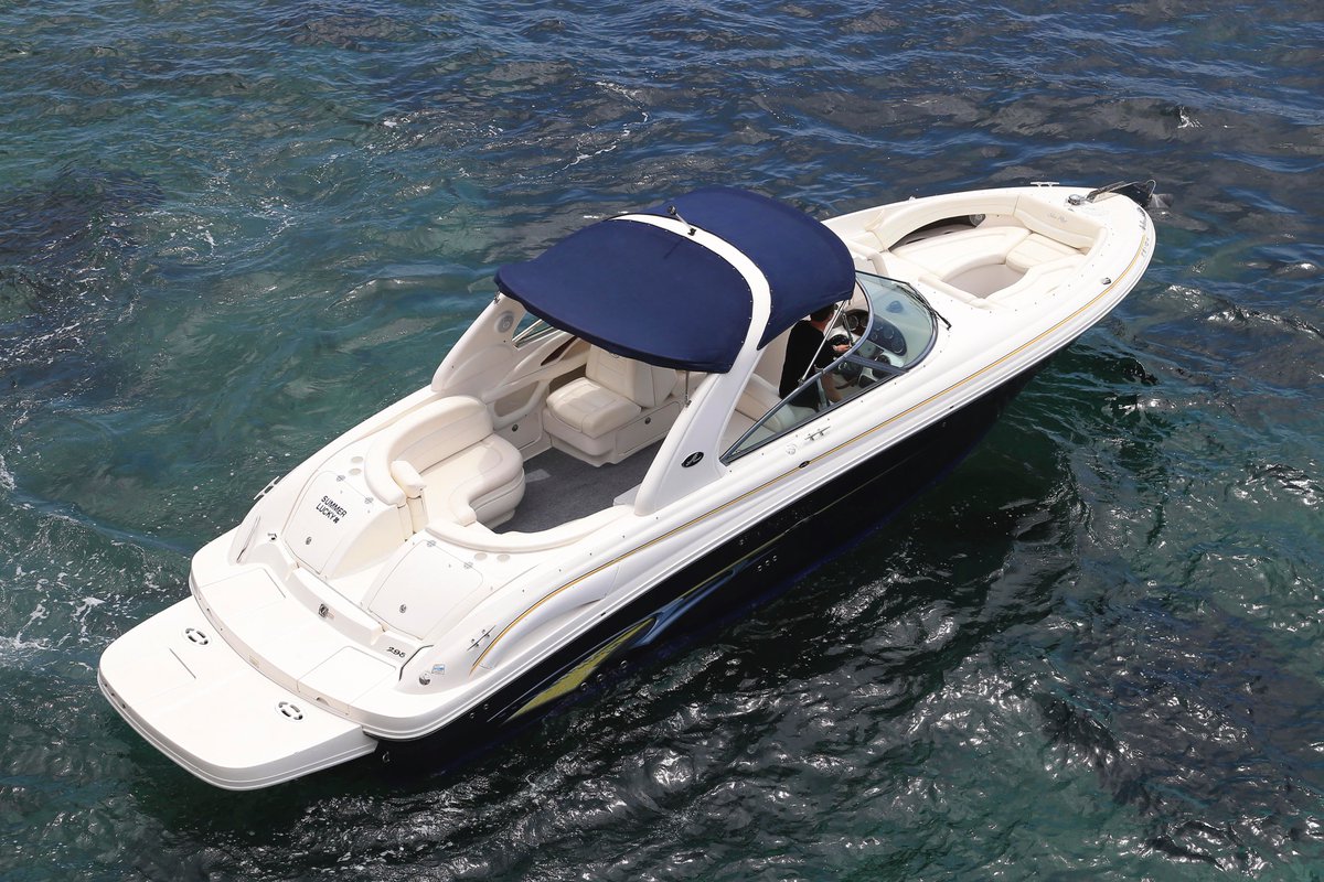 BoatandCo's tweet photo. ⚓️Sea Ray 295 Summer Lucky ⚓️perfecta para llevar cómodamente a  12 pasajeros a bordo. La plataforma integral de natación con escalera aumenta aún más el espacio utilizable. 
.
.
💌 hi@boatandco.com
📞 + 34 669 062 052 / + 34 667 001 795
.
.
#renatboat #boatandco #Monday https://t.co/k7s1fTVfeY