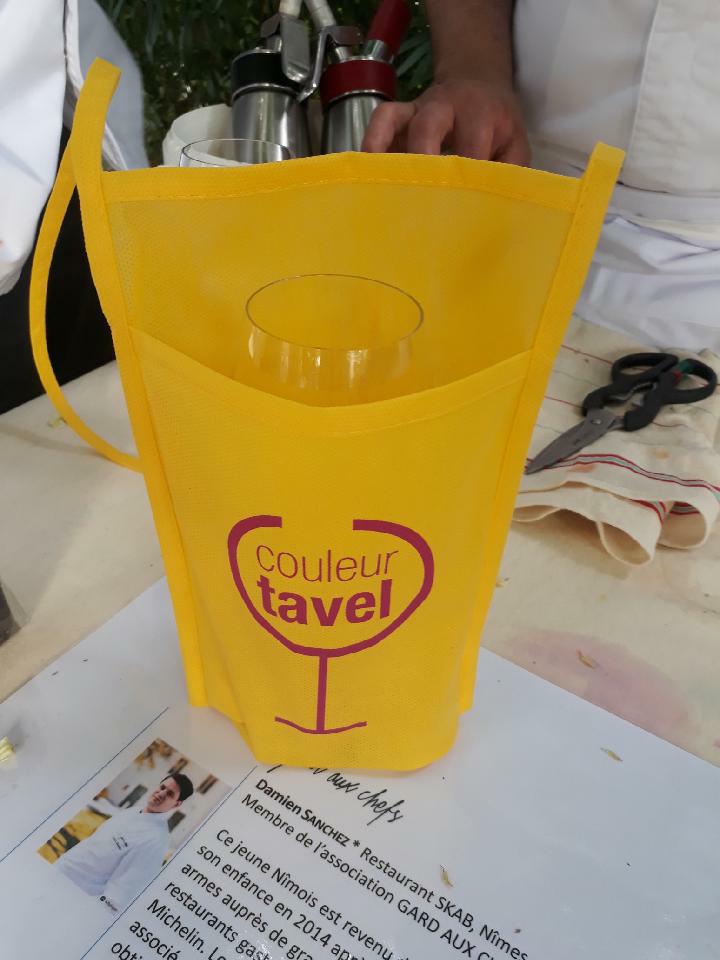 Couleur Tavel a fêté sa 6ième édition, dédiée aux vins et au patrimoine de Tavel ... Les chefs 👨‍🍳 de l'association <a href="/GardauxChefs/">Gard aux Chefs</a> nous ont fait voyager à travers la dégustation de leurs verrines ! 🍴 #gardauxchefs #couleurtavel #gastronomie #odgtavel #verrines #culinaire