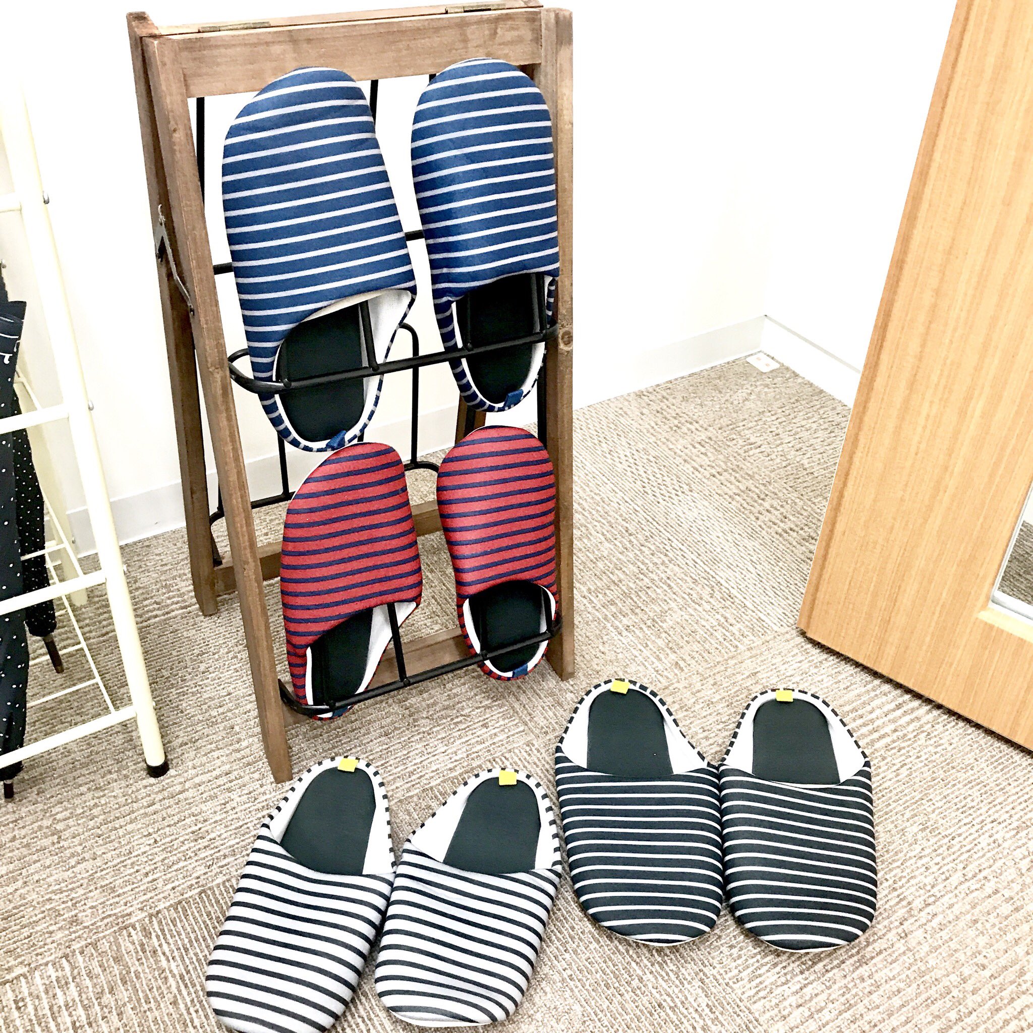 تويتر 3coinsスリーコインズ 公式 على تويتر New 各 300 税 Mサイズ 22 5 25 5cm Lサイズ25 5 27 5cm 新作スリッパが入荷しております 汚れが気になったら洗えるスリッパや 絶妙なクッションが気持ちいい低反発素材のソールなど多数ご用意しております تويتر 3coinsスリーコインズ 公式 على تويتر New 各 300 税 Mサイズ 22 5 25 5cm Lサイズ25 5 27 5cm 新作スリッパが入荷しております 汚れが気になったら洗えるスリッパや 絶妙なクッションが気持ちいい低反発素材のソールなど多数ご用意しております