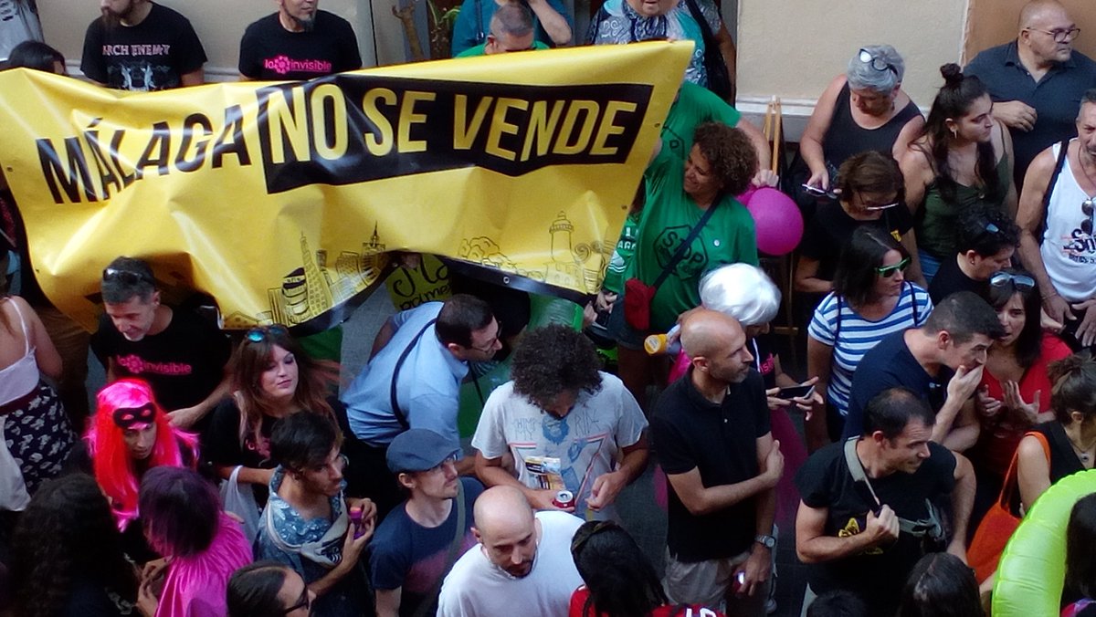 fundacomunes's tweet photo. No hace falta hacer uso de la @LaCasaInvisible para saber que espacios críticos y cultura libre son oxígeno de vida indispensable para una ciudad. Ojalá @pacodelatorrep lea a González Vera:  https://t.co/1jEair94sm https://t.co/fo32pu6IPu