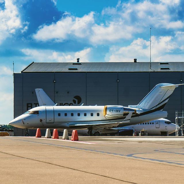 andriusf1's tweet photo. When you wait for your #slot in #repair #private #Flexflight #bombardier #bombardiercl600 #challenger#vilnius #vilniusairport #vno #lithuanianairports #aviationworld #aviation #instagramaviation #picoftheday #avgeek reg:#OYINV https://t.co/DbWySRr7Xt https://t.co/5ICykbCor0