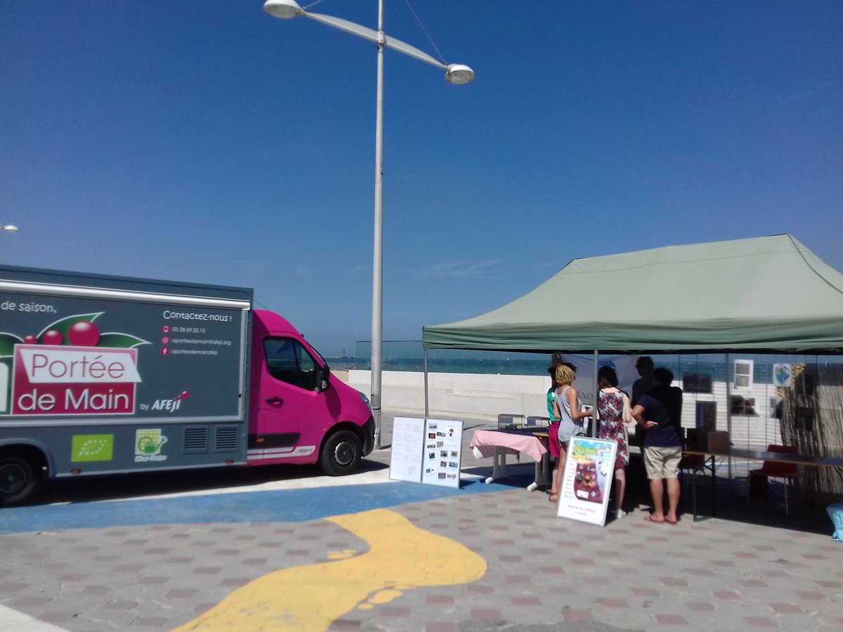 Amis_Terre_Dk's tweet photo. Le Village des #alternatives de Dunkerque vous attend de 13h à 18h30 place du Centenaire à #dunkerque #malolesbains, avec accueil du #TourAlternatiba vers 17h30. #CTonTour https://t.co/I8cWS25tLT