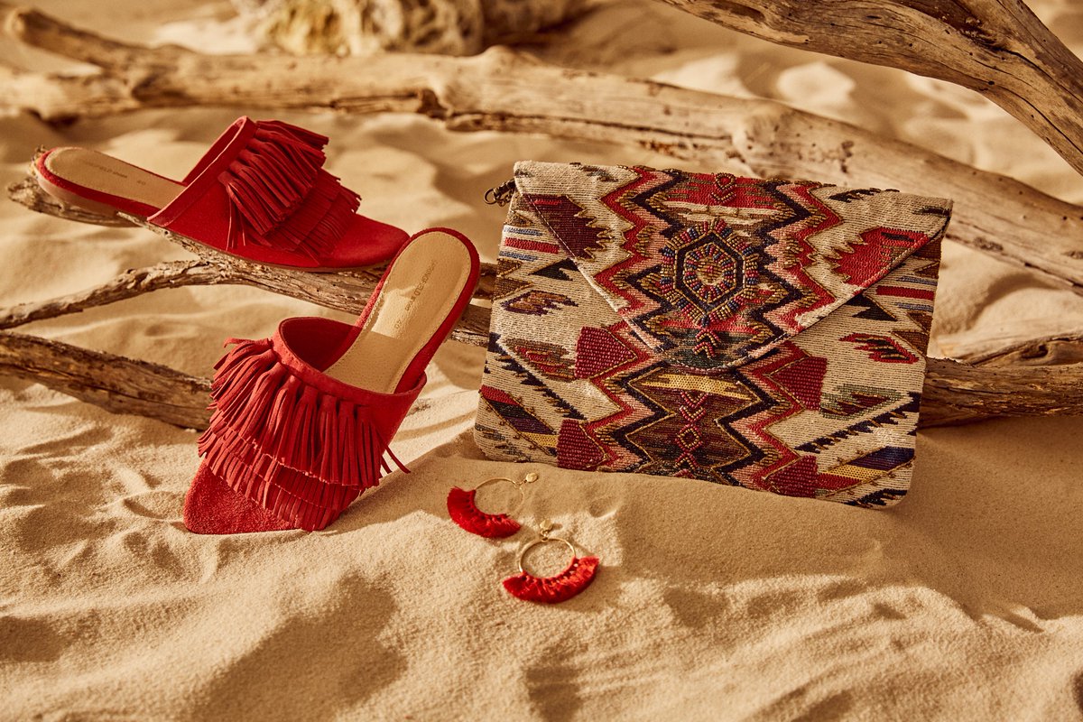 springfieldmw's tweet photo. Dress red for your best summer moments. #AsYouLive
https://t.co/L7cemCfU49 https://t.co/AlWKwx0OlL
