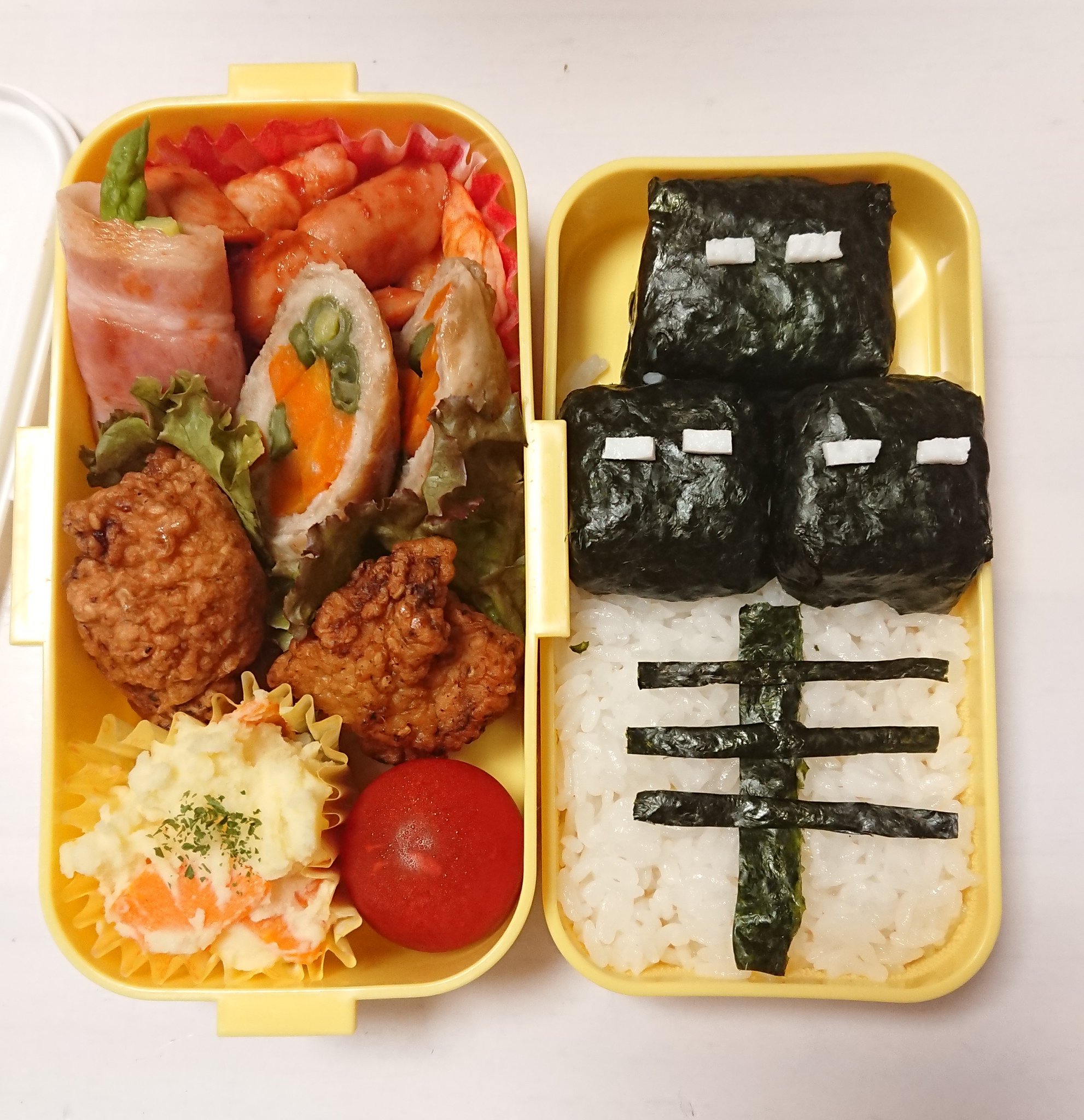 Minto 今日のお弁当 また Minecraft 笑 一応 ウィザー って最強の敵キャラだけどお弁当箱の限界 笑 本当は頭が3つ横に並んでるんだけど入らない 笑 横にすると体がないから何か分からないって事で苦肉の策 笑 おかずばほぼ好きな物ばっかり 完食