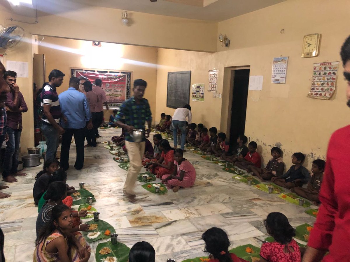 DfcNellai's tweet photo. @dhanushkraja  anna 35th birthday 1st Day celebration @DfcNellai @DhanushFansUK @Madurai_TNDFC @DhanushTrends @Deepak_dhanush https://t.co/TRKfL0Qrsd