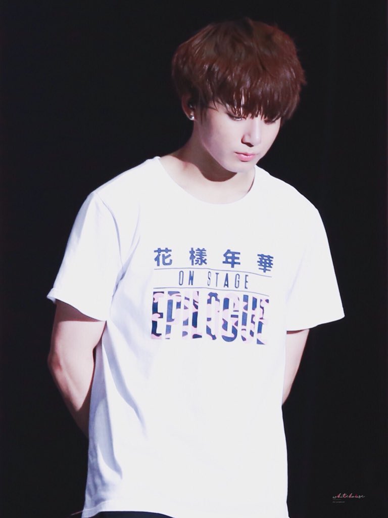 WHITEHOUSE0901's tweet photo. 160723 花樣年華 ON STAGE EPILOGUE in BEIJING 

Young.

#정국  #JK  #JUNGKOOK  #BTS  #방탄소년단 @BTS_twt https://t.co/ch7n7q5Pzl