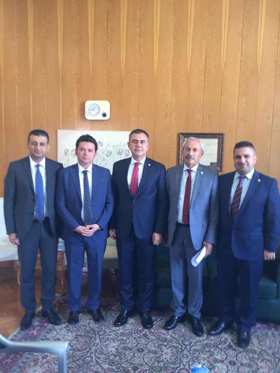 Kamuda Görevli Meslektaşlarımızın özlük haklarının iyileştirilmesi talebimizin görüşülecek Kanun Teklifi kapsamına alınması için TBMM’de görüşmelerimiz sürüyor.Eczacı Milletvekillerimiz ve Komisyon Üyesi milletvekillerimize taleplerimizi iletiyoruz.#kamueczacılarınaekgösterge