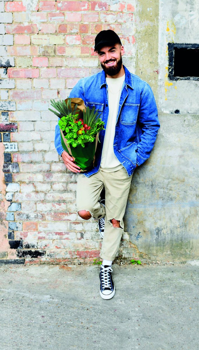 cardiffbookfest's tweet photo. SAT 8th SEPT- 8pm- The Avant Garde Vegan &amp; The Occasional Vegan
Food fans, come hungry to hear @avantgardevegan chat his veganspiration with @veggingit 
🎟️https://t.co/7ZQB89XLqH https://t.co/wbLPLKahCe