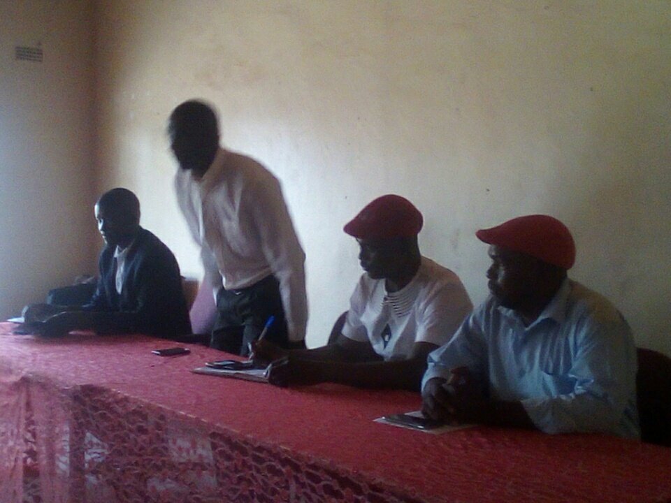 nango_eastern's tweet photo. After a delayed start due to coinciding campaigning activities, the #MeetYourPotentialLeader is finally underway in Checheche. Present are aspiring candidates from @MDCAllianceZW, NCA and an independent candidate. Meeting is being moderated by @PYDT1 in partnership with @nangozim https://t.co/1CjYrdscRk