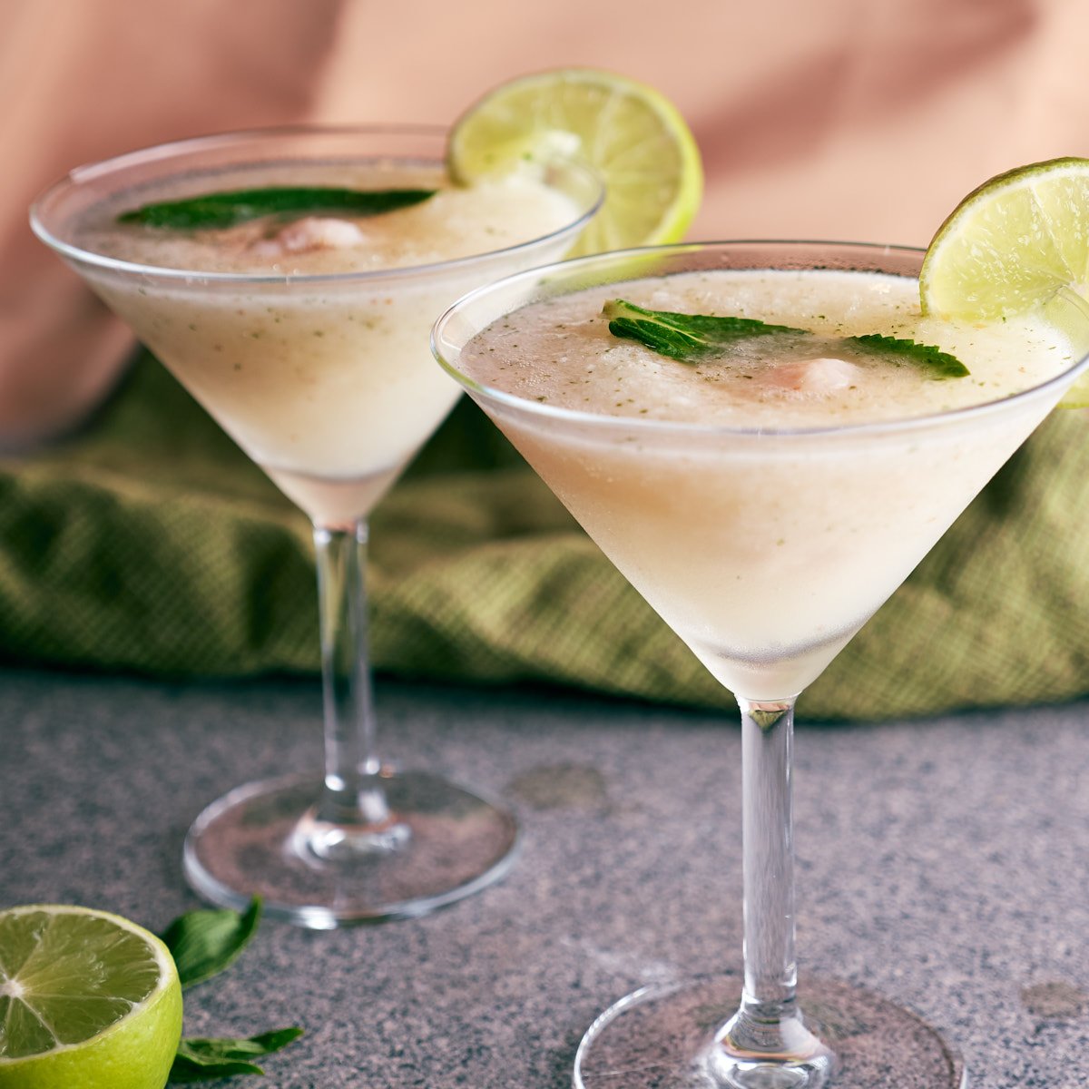 Lychee, Mint and Elderflower Mocktail! Deliciously refreshing! delightfulvegans.com/recipe/lychee-…