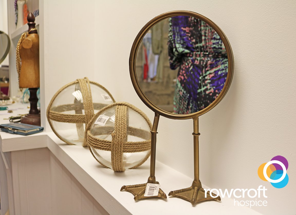 RowcroftHospice's tweet photo. Mirror Mirror on the wall, who's the fairest of them all?
How cute is this mirror - we love it! 😍 🐤
.
.
.
#mirror #standingmirror #rowcrofthospice #hospice #charityshop #southdevon #featuremirror #gift #newgoods https://t.co/66Wxhj1YgV