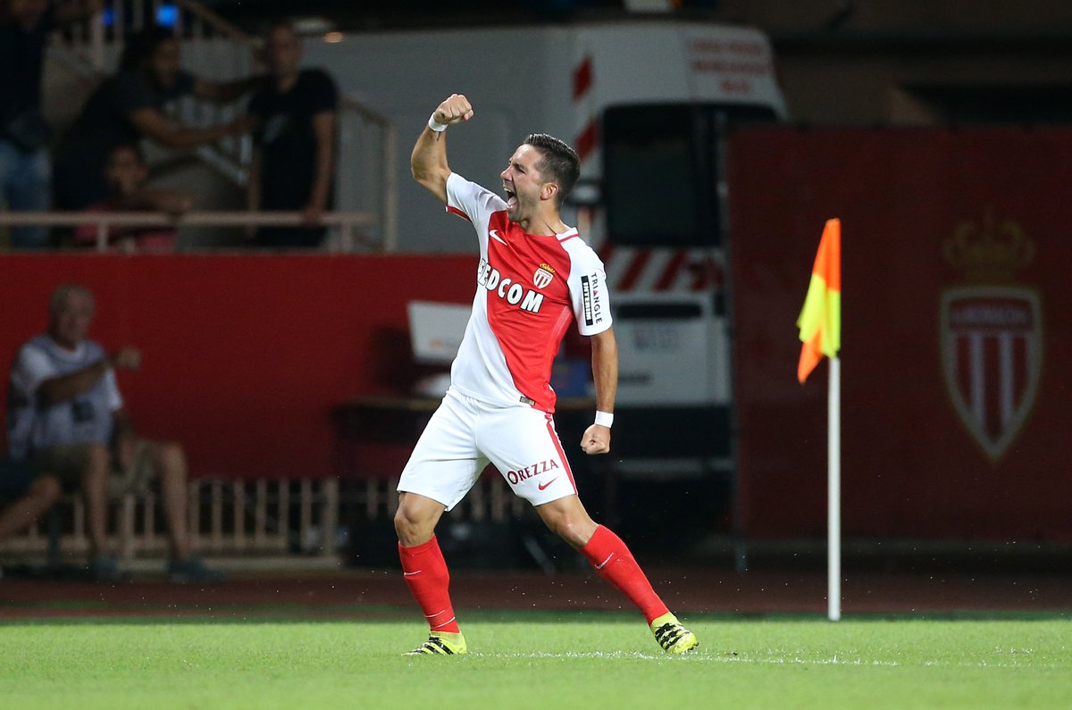 🚨 BREAKING 🚨  

<a href="/Wolves/">Wolves</a> agree on a £5m fee with Monaco for Joao Moutinho  

Feel free to express your shock 😱