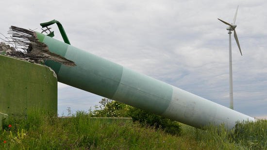 lowtechmag_nl's tweet photo. De Circulaire Economie pleegt roofbouw op de planeet. https://t.co/50KcfdFdI3 https://t.co/ROohAxrW20