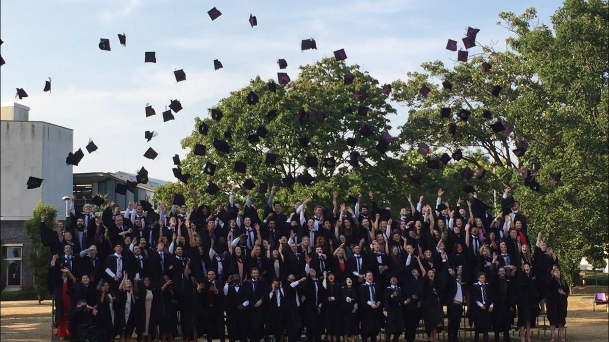 TomPayney's tweet photo. Wednesday was one of the proudest days thatβll be treasured for life.
I graduated from @portsmouthuni with First Class Honours in BSc Television and Broadcasting!ππ¨π»βπππ₯πΎβπ»#OverTheMoon #Buzzing #uopgrad18
Congratulations to all other graduates!π
Onwards & Upwards!!ππ» https://t.co/cBEq4tuVML