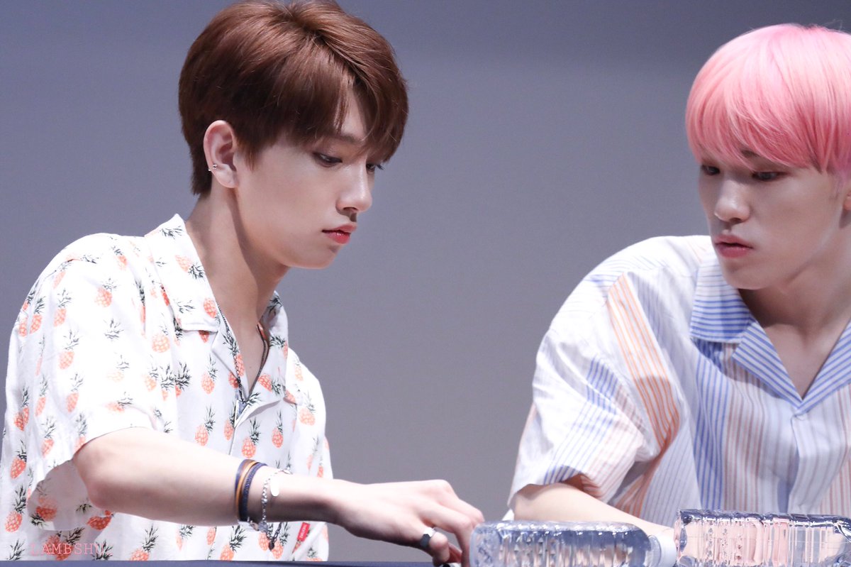 lambshu_'s tweet photo. 180721 팬싸

진짜 귀여운 표정…냐...ㅎㅎㅎ

#조슈아 #JOSHUA #홍지수 #洪知秀  #세븐틴 #SEVENTEEN #슈아 #어쩌나 https://t.co/SwFIiFQVSY