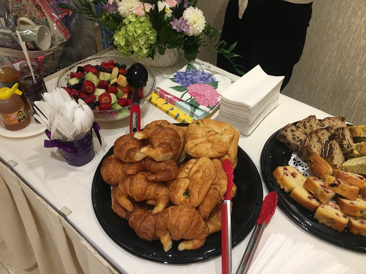 Explore_44's tweet photo. Happy #MochaMonday, 44 Charles residents! Come on down to the lobby for coffee, tea and a delicious spread of breakfast delights! #Explore44 https://t.co/ZG1z0Dtyx1