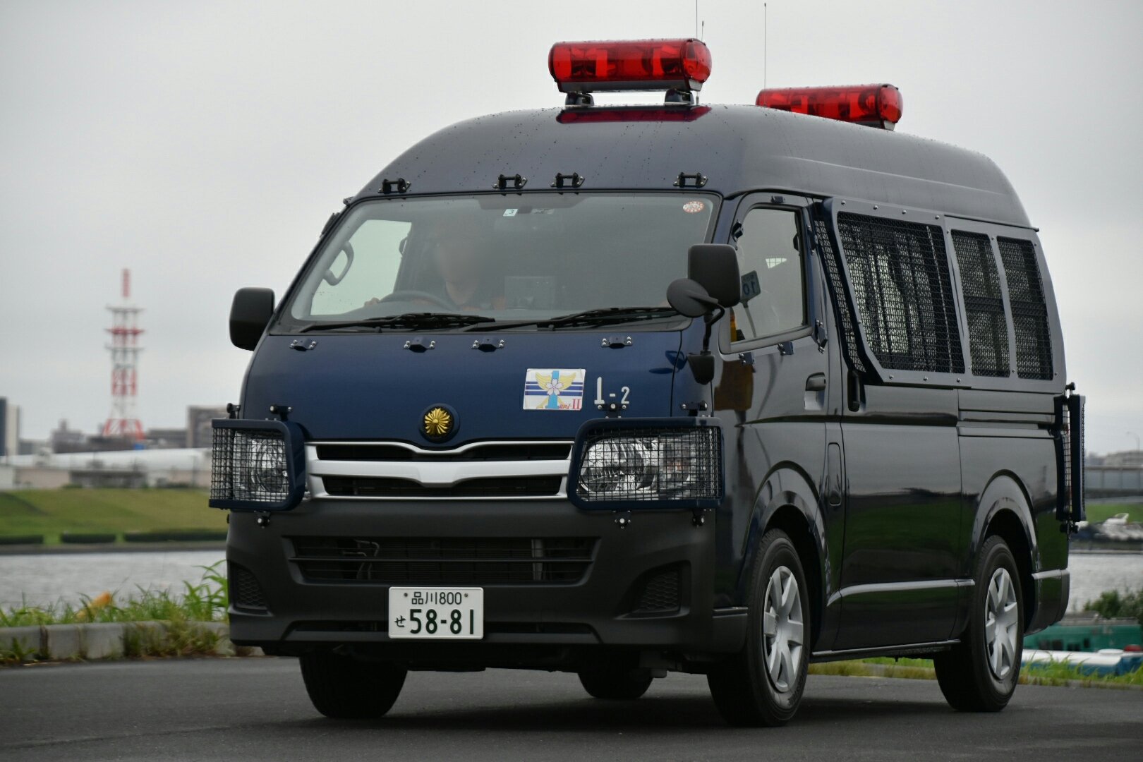 1/43 トヨタ ハイエース DX 4ドア ハイルーフ 2013 警視庁警備部