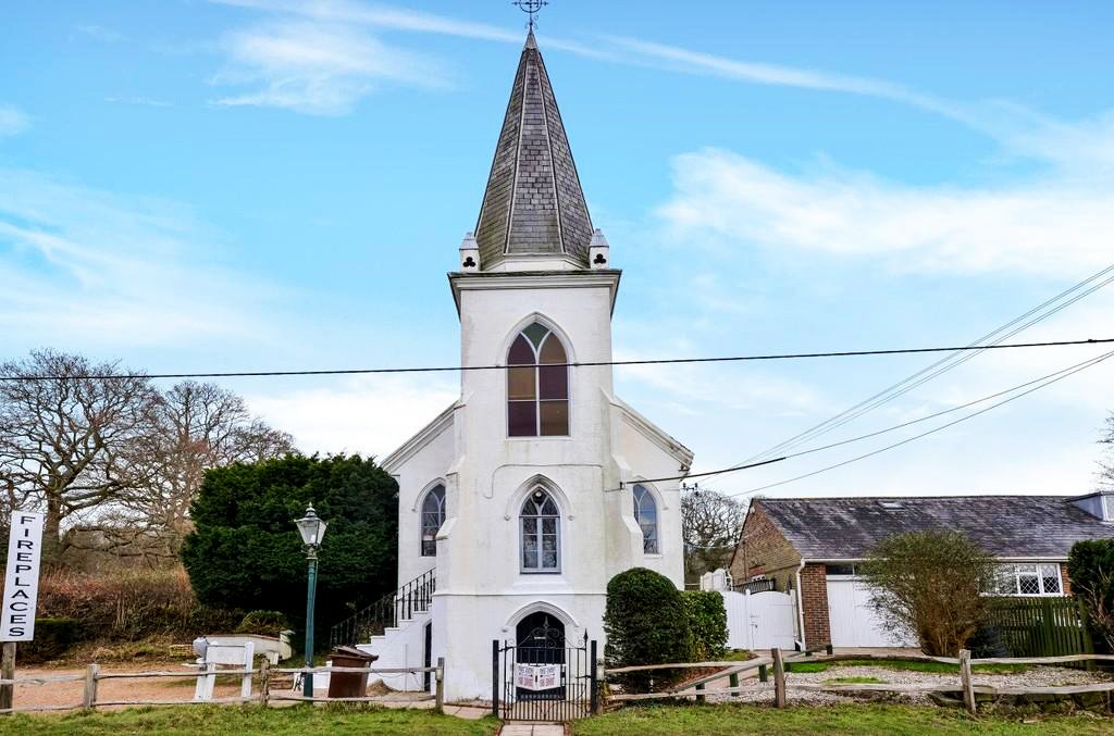 This month’s most unusual properties on Rightmove ow.ly/ypAd30l117J