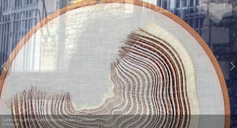 Poitiers : l'artiste textile Charlotte Thomas tisse l'âme des arbres en #lin lanouvellerepublique.fr/poitiers/poiti… #Jaimelelin