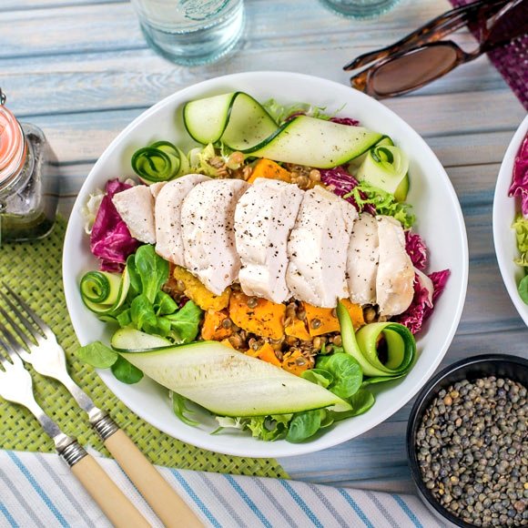 SharonH__'s tweet photo. A few comments from colleagues "This salad is surprisingly filling and so tasty" / "I would recommend this recipe for anyone looking for a flavoursome and filling lunch" / "I've never tried raw courgette before but it was delicious" #realrecipes @WCRF_UK https://t.co/2EV7kNCqVA https://t.co/LH579Q8bmz