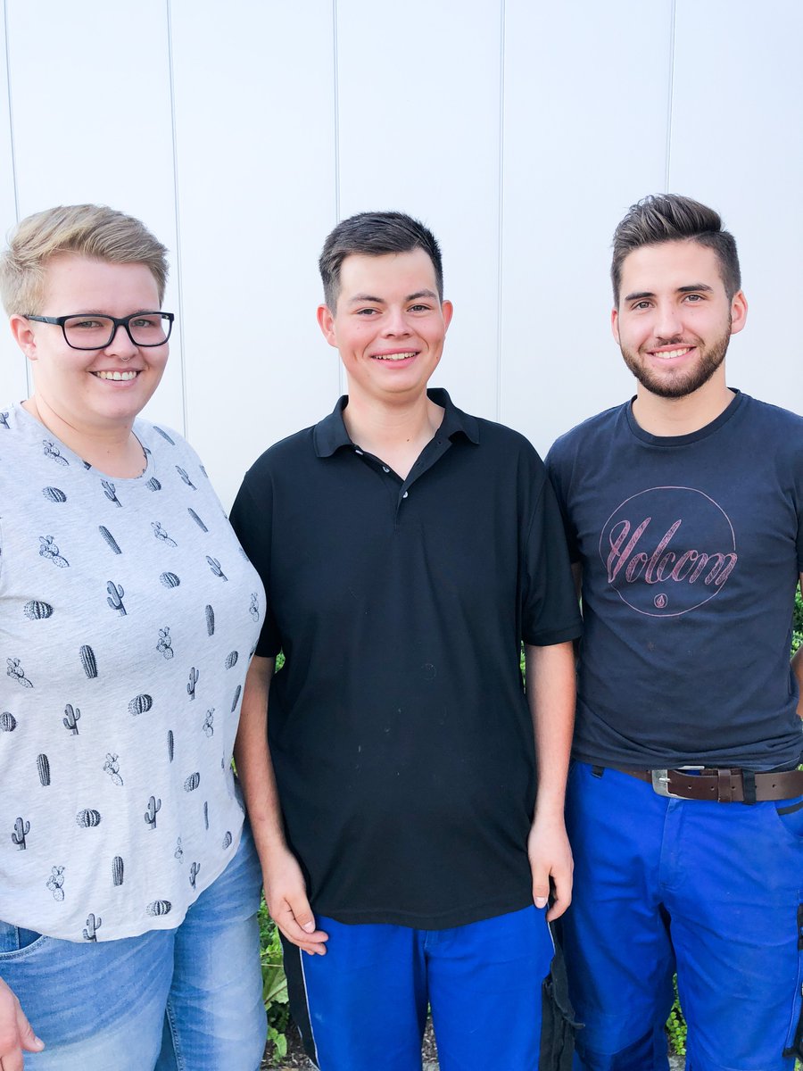 Wir gratulieren unseren ehemaligen Auszubildenden zur bestandenen Abschlussprüfung 2018 🤝🎉 &amp; wünschen euch weitere tolle und erfolgreiche Jahre bei der apra-Gruppe 🤗

#Ausbildung #karriere #Job #congratulation