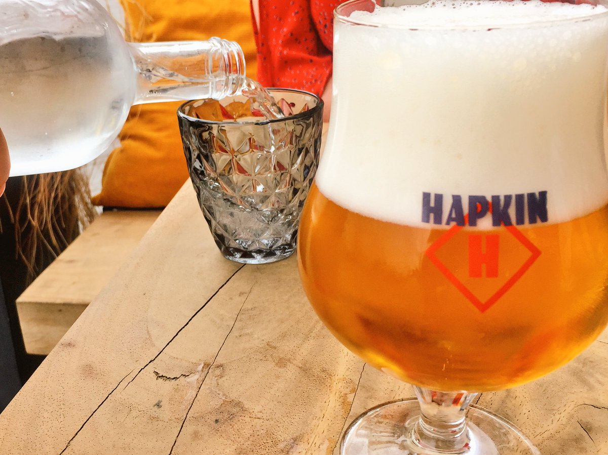 Interburen's tweet photo. Tijd voor een fris Hapkinneke. #wezittenopterras #ingeel #hapkinbier https://t.co/gpYDjtnnY7