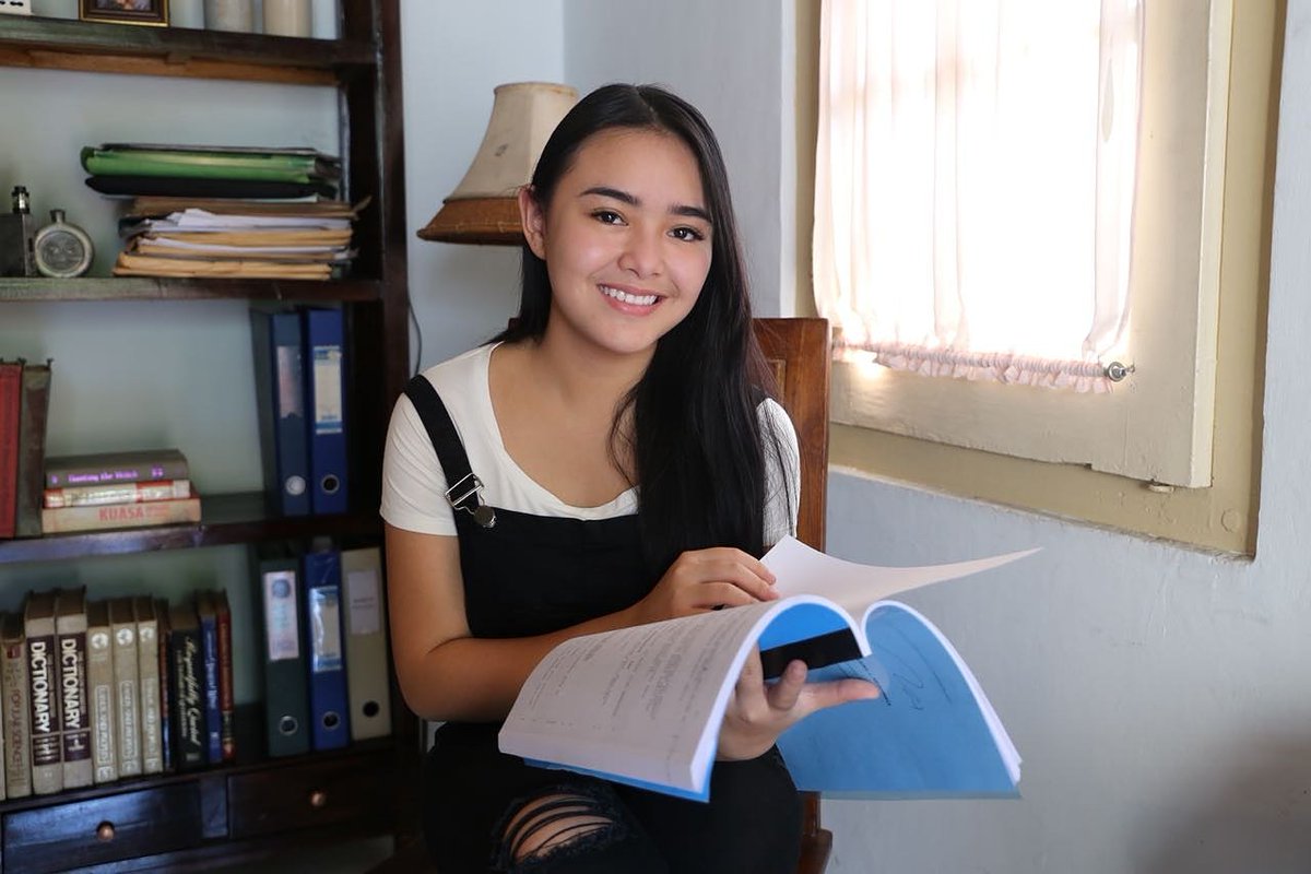 Hari ini syuting film #BisikanIblis hari pertama. Seperti apa karakter <a href="/amandamanopo/">AmandaGabriellaM.L</a> ? Follow Instagram [@]filmbisikaniblis . 👹

#MDPictures #AmandaManopo <a href="/ManojPunjabiMD/">Manoj Punjabi</a> <a href="/hannyrsaputra/">Hanny R Saputra</a>