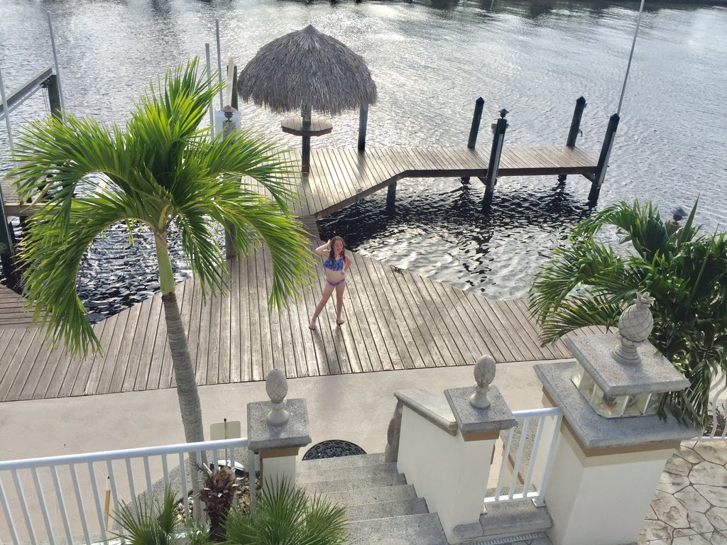jkennedysmith's tweet photo. Back to #CapeCoral now for the rest of the hols on the #gulfcoast after our mini tour of #Florida #villawithaview https://t.co/ccQ1gqVgE1