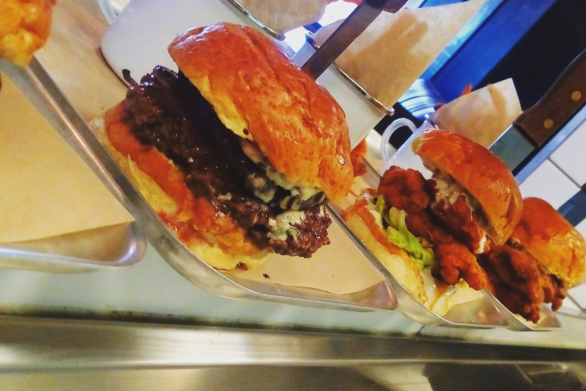 BrewDogBrussels's tweet photo. The kitchen is open non-stop from noon to 10pm. We can feed anyone, from meat lovers to vegans.
Grab a draft and a burger for a perfect summer time in our big terrace !
#food #beerlovers #draftbeerlovers #brewdogbrussels #brewdog #burgers https://t.co/D8d1kjxnx1