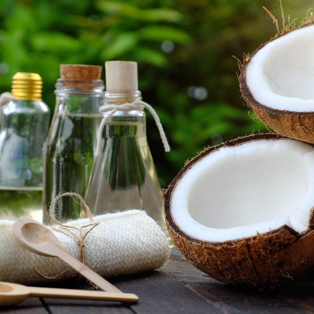 ErvanariaV's tweet photo. Night Cream?
Keep your skin hydrating and repairing itself while you sleep by applying coconut oil gently on your face. Your skin will love it.
#skin #beauty https://t.co/cxUpBz8ul7