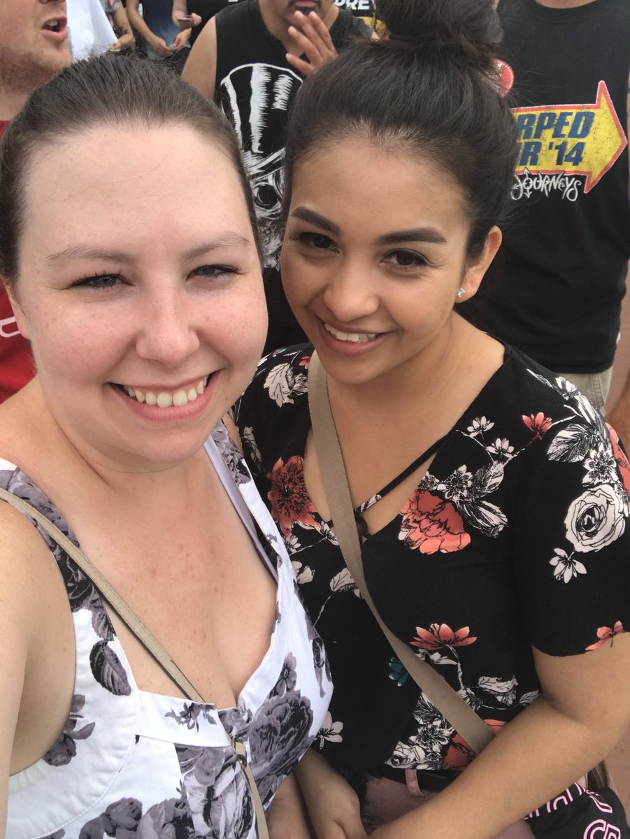 MsGuided_'s tweet image. #WarpedTourMilwaukee #2018 with my best.