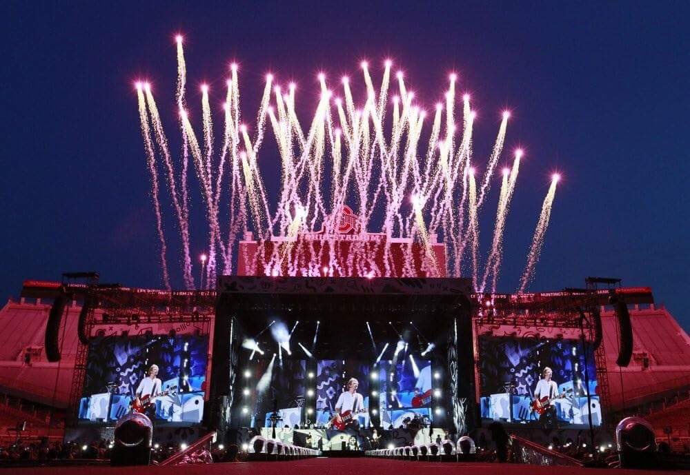 talkfastalex's tweet image. thank you one direction for being my home for so long. 
#8yearsOneDirection 
I miss you boys more than you’ll ever know.