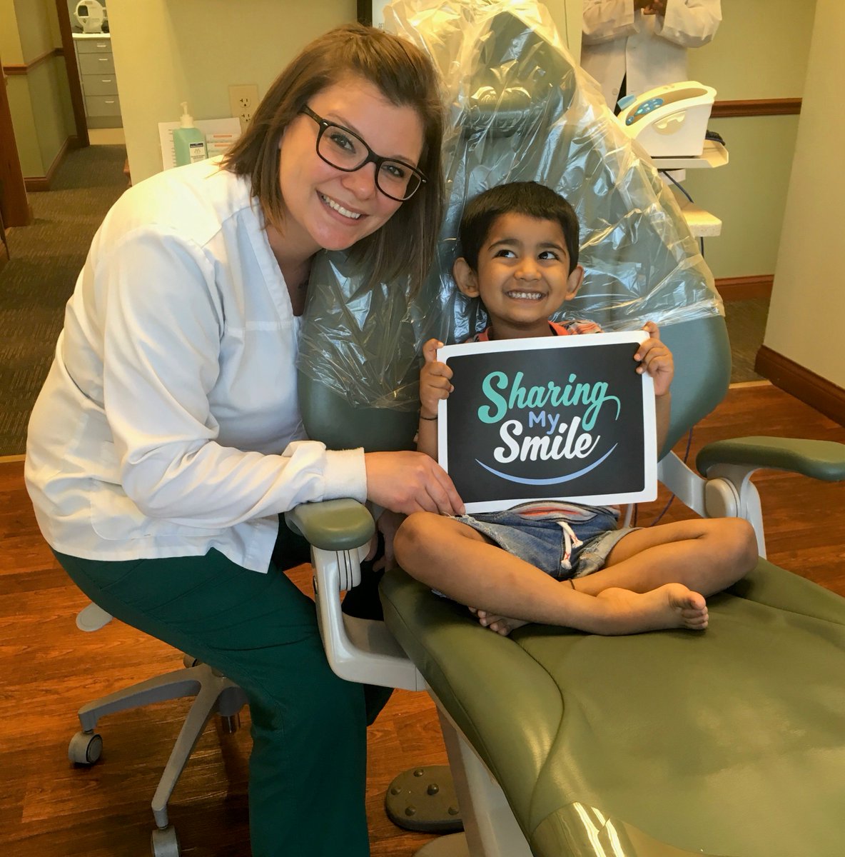 DMDGroup's tweet image. Aarnav wanted to share his SMILE at his first dental checkup :) :) 

#sharingmysmile #saycheese #pediatricdental #oralhygiene #firstdentalcheckup #dublinmetrodental #dublindentist #dublinohio