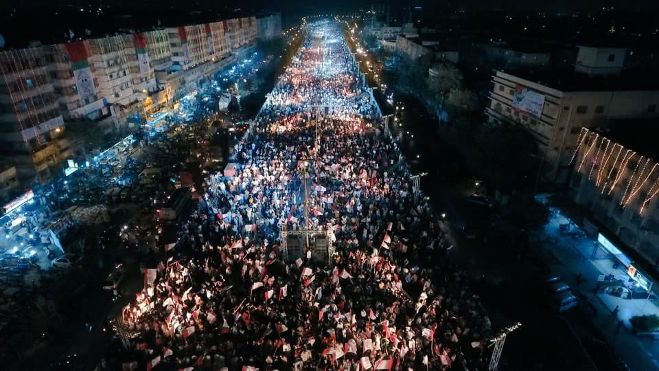 KainatFarooq_'s tweet photo. Thank you people of Karachi for trusting MQM again &amp; again. ❤
#پتنگ_کےرنگMQMکےسنگ https://t.co/SE9h8taoIt