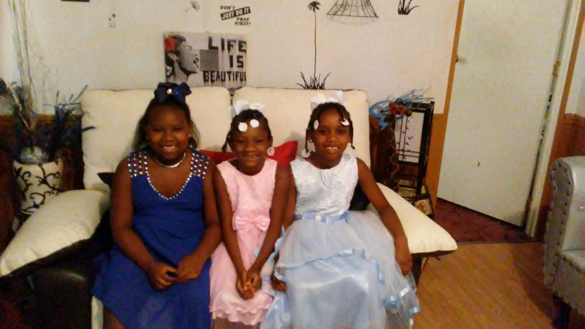 BraxtonJobe1's tweet photo. My Baby's, Zay, Tay, and Kay https://t.co/Tqep4iQQfP